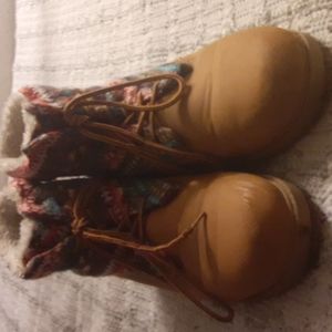 Tan 8.5 Olivia Miller boots